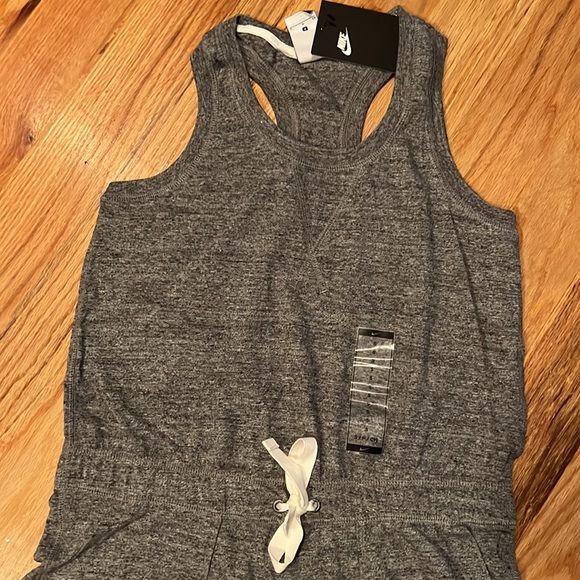 Nike jumpsuit Shorts - Picture 3 of 3